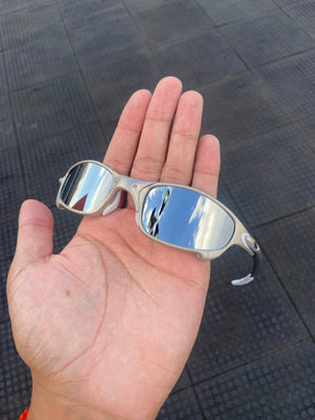 Óculos de sol Juliet Plasma Lentes Liquid Metal (cinza espelhado) Kit Branco