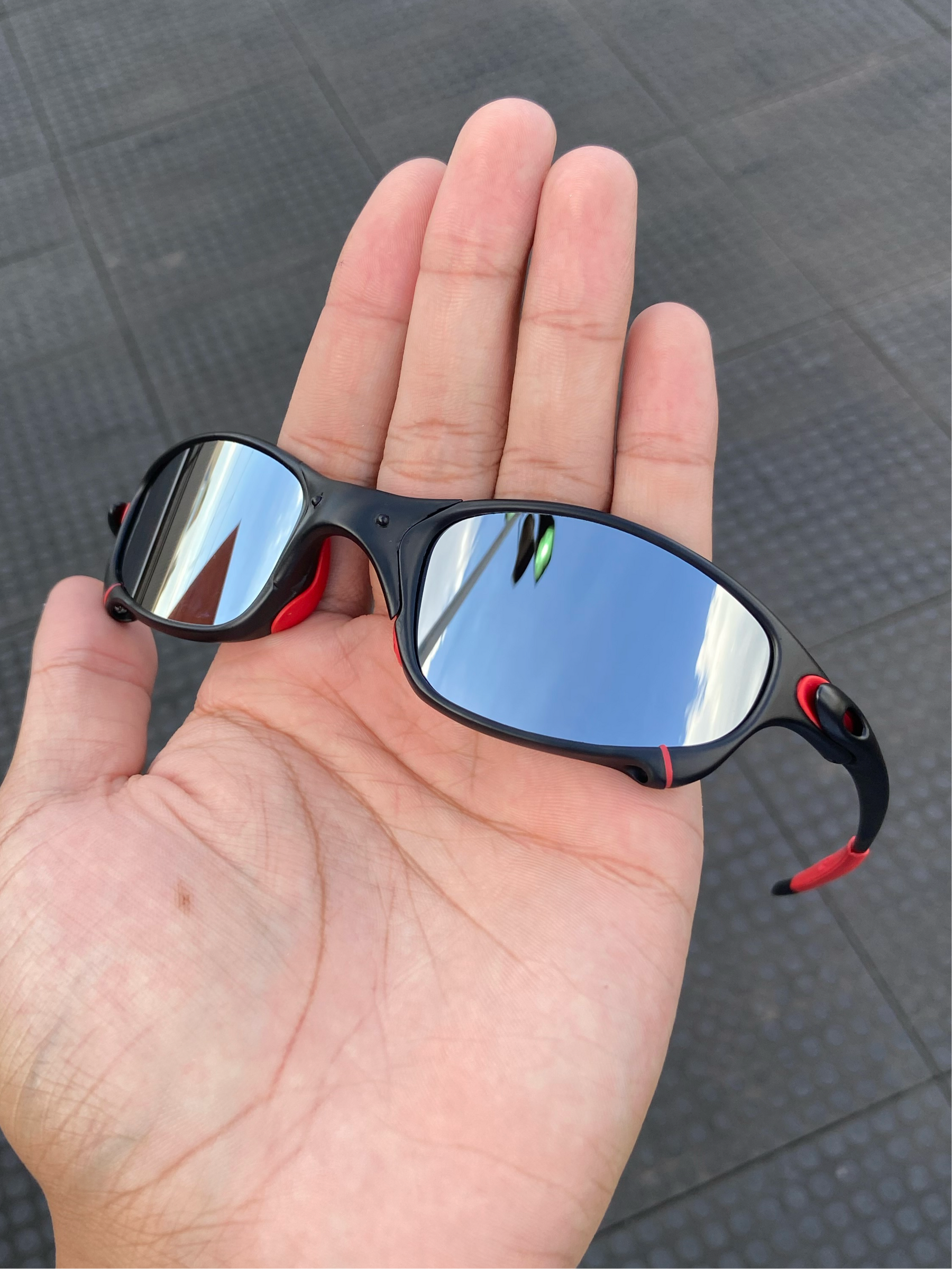 Óculos de sol Juliet Carbon Lentes Liquid Metal (cinza espelhada) Kit Vermelho