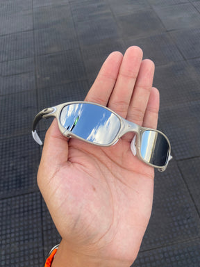 Óculos de sol Juliet Plasma Lentes Liquid Metal (cinza espelhado) Kit Branco